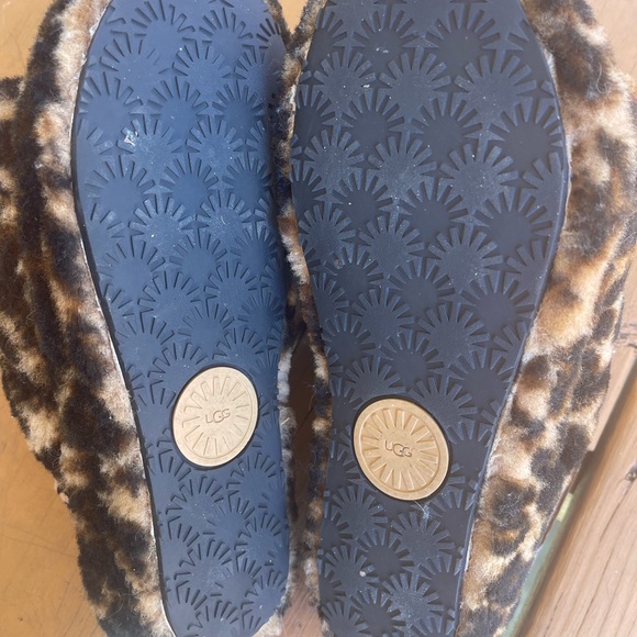 Ugg Fluff Yeah Leopard Slide - Picture 5 of 6